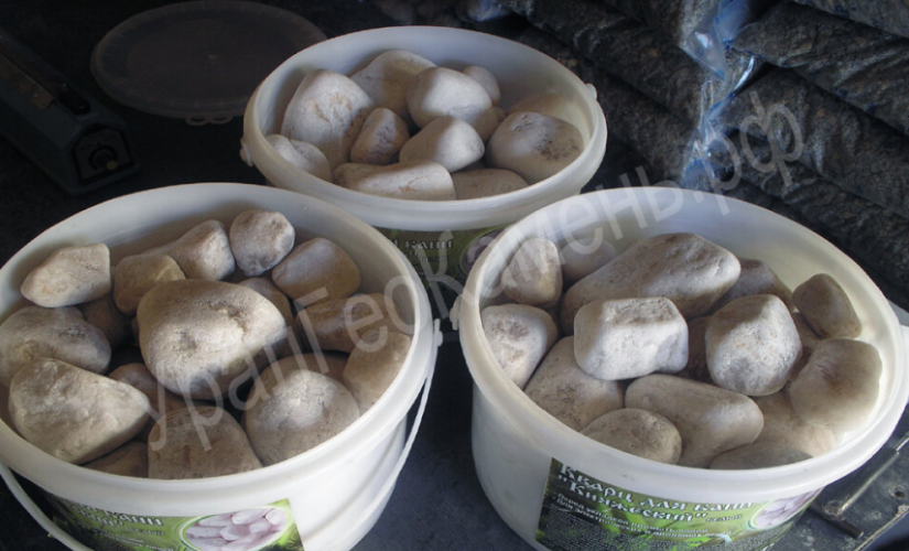 Камни для бани Кварц окатанный 15кг в Омске