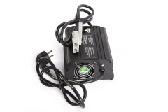 Зарядное устройство RuTrike для аккумуляторов 24V50A/H (10A) Зарядное устройство RuTrike для аккумуляторов 24V50A/H (10A)