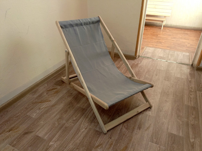 Кресло-шезлонг деревянное складное в Омске
