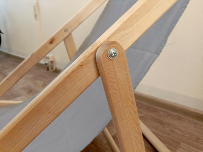 Кресло-шезлонг деревянное складное в Омске