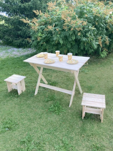 Стол складной деревянный в Омске