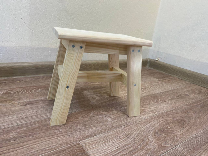 Табурет деревянный в Омске