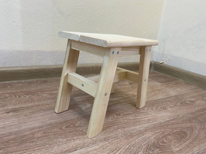 Табурет деревянный в Омске