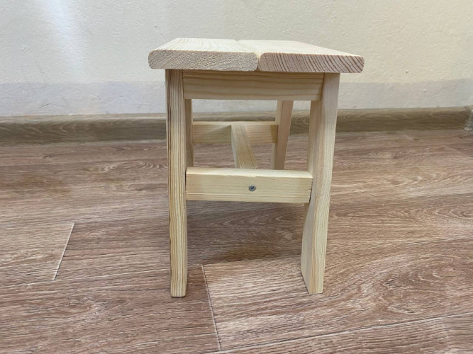 Табурет деревянный в Омске